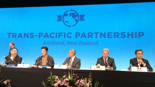 Các bộ trưởng 12 nước tham dự lễ ký Hiệp định TPP ngày 4-2-2016.