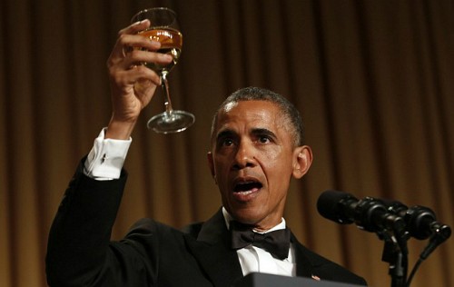 Tổng thống Obama trong bữa tiệc năm 2011. Ảnh: AFP