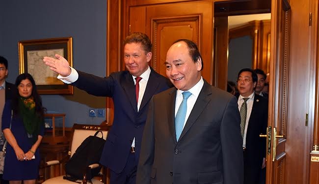 Thủ tướng Chính phủ Nguyễn Xuân Phúc đến thăm Tập đoàn dầu khí Gazprom.