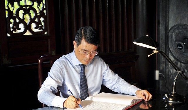 Ông Lê Minh Hưng, Thống đốc Ngân hàng Nhà nước Việt Nam kiêm giữ chức Chủ tịch Hội đồng quản trị Ngân hàng Chính sách xã hội thay ông Nguyễn Văn Bình.