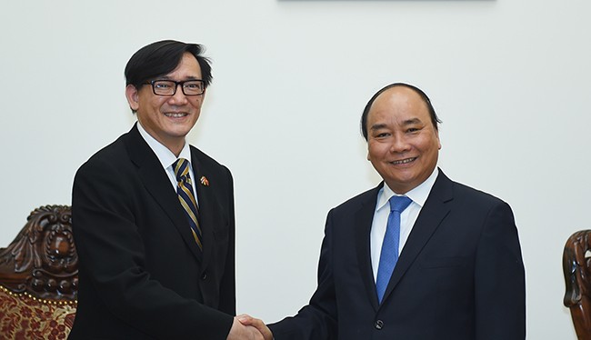Thủ tướng và Đại sứ Thái Lan tại Việt Nam Manopchai Vongphakdi.