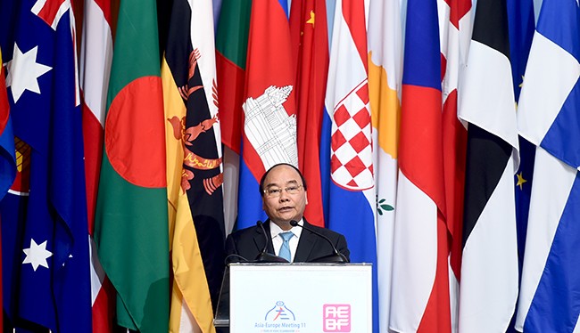 Thủ tướng Nguyễn Xuân Phúc phát biểu tại Diễn đàn Doanh nghiệp Á - Âu (AEBF) lần thứ 15.