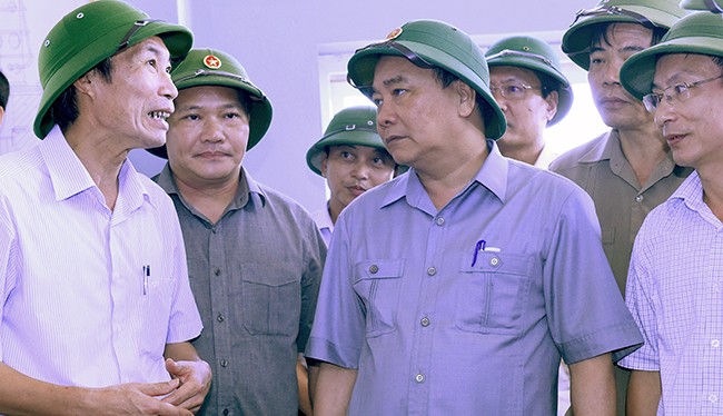 Thủ tướng Nguyễn Xuân Phúc đã kiểm tra công tác khắc phục hậu quả bão số 1 tại Nam Định.