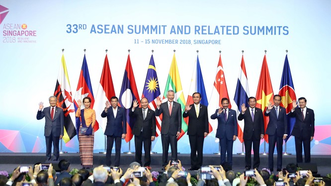 Thủ tướng Nguyễn Xuân Phúc và lãnh đạo các nước ASEAN. Ảnh: VGP/Quang Hiếu