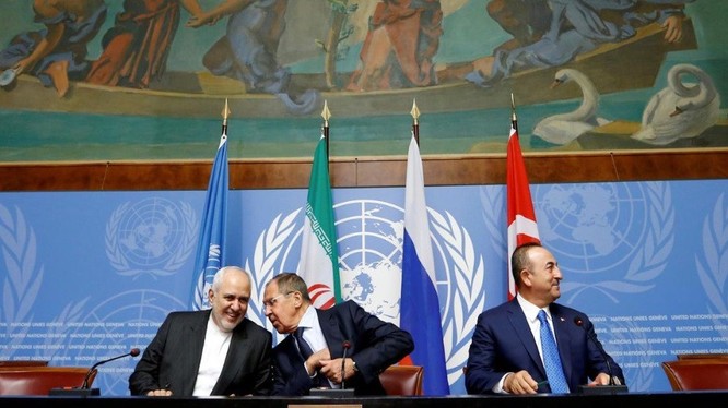 Ngoại trưởng các nước Iran, Nga và Thổ Nhĩ Kỳ trong cuộc gặp tại Geneva hôm 29/10 (Ảnh: Reuters)