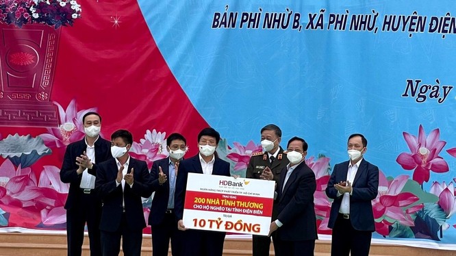 HDBank trao tặng 200 căn nhà tình thương cho tỉnh Điện Biên. Ảnh HDBank