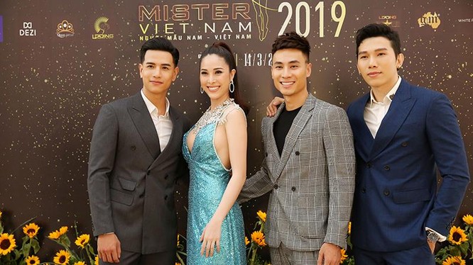 Các nam vương Mister International 2018 Trịnh Bảo và Manhunt international Trương Ngọc Tình (bên phải ảnh).