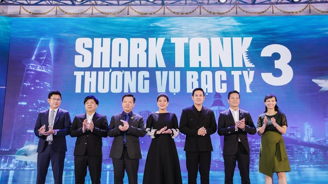 Các "cá mập" ở Shark Tank mùa 3.