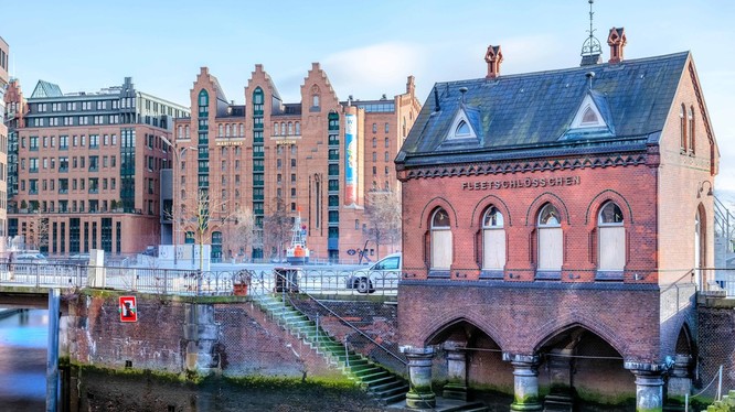 Hamburg là một thành phố lớn của Đức có rất nhiều thứ làm say lòng du khách.