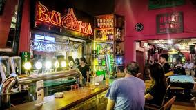 Quán bar Buddah (quận 2) là tụ điểm vui chơi, giải trí rất đông khách nước ngoài (Ảnh: Buddah)