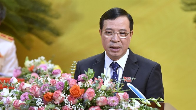 Ông Lại Thế Nguyên - Trưởng Ban Tổ chức Tỉnh ủy Thanh Hóa báo cáo Đề án nhân sự BCH Đảng bộ tỉnh khóa XIX, nhiệm kỳ 2020-2025 (Ảnh: Đ.Trung)
