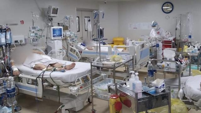 Bệnh nhân COVID-19 nặng được chăm sóc trong khu vực đặc biệt - Ảnh: Sở Y tế