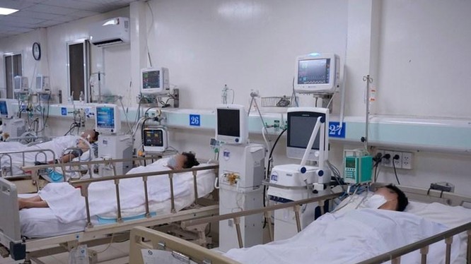 Bệnh nhân ngộ độc Methanol nhập viện vào Bệnh viện Nhân dân Gia Định. Ảnh: BVCC