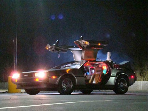 1. 1981 DeLorean DMC-12 trong phim Trở về Tương lai (1985).