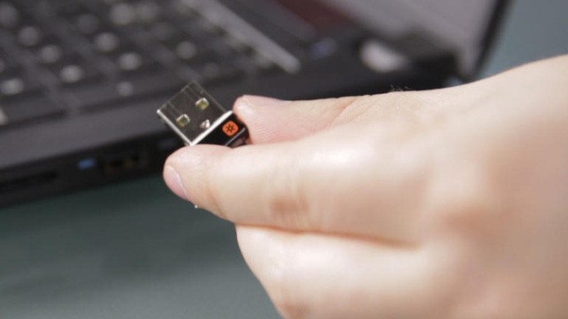 Hacker sẽ tấn công trực tiếp vào USB Dongle và điều khiển máy tính của người dùng!