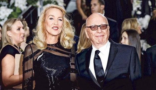 Người mẫu Jerry Hall vừa lên xe hoa với tỷ phú truyền thông Rupert Murdoch vào đầu tháng 3 vừa qua. 