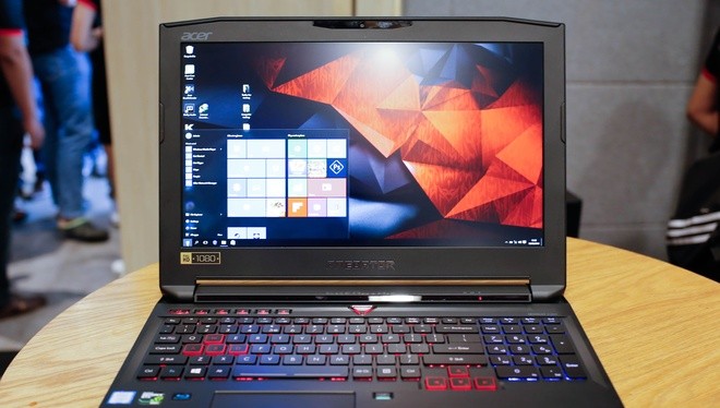 Laptop Predator có màn hình 17 inch độ phân giải 4K cho chất lượng hiển thị ấn tượng. Máy được cài sẵn hệ điều hành Windows 10 Home.