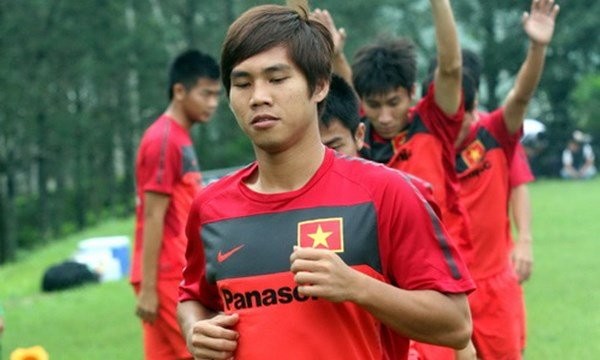 5 cầu thủ trẻ nhất từng khoác áo đội tuyển Việt Nam