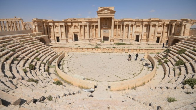 Syria ăn mừng vì giành lại Palmyra