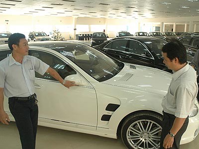 Người Việt mua ôtô nhiều gấp đôi trong tháng 3