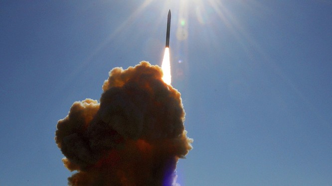 Báo Mỹ: Nga, Mỹ và Trung Quốc bắt đầu chạy đua vũ khí hạt nhân 