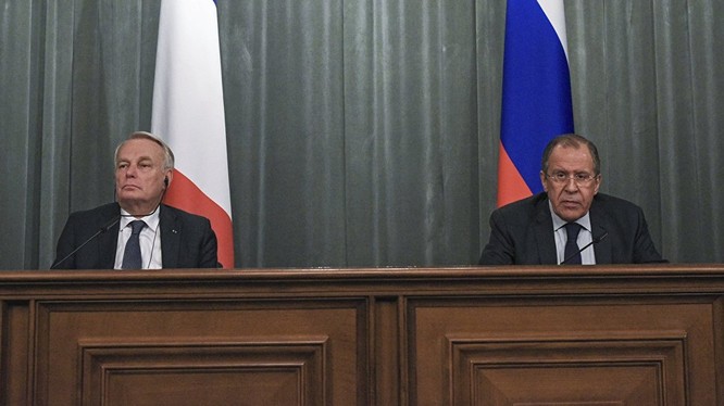Pháp lần đầu "bênh" Nga trong xung đột Ukraina