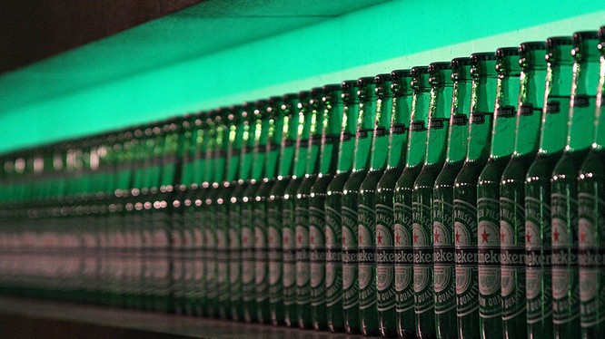 Cổ phiếu Heineken tăng kỷ lục nhờ doanh số bán hàng tại Việt Nam