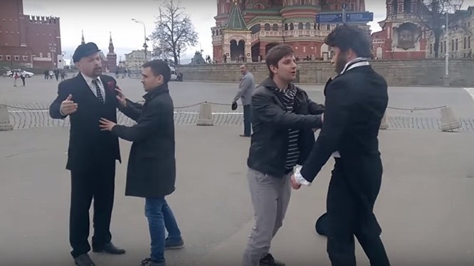 Video: “Pushkin” và “Lenin”... đánh nhau trên Quảng trường Đỏ