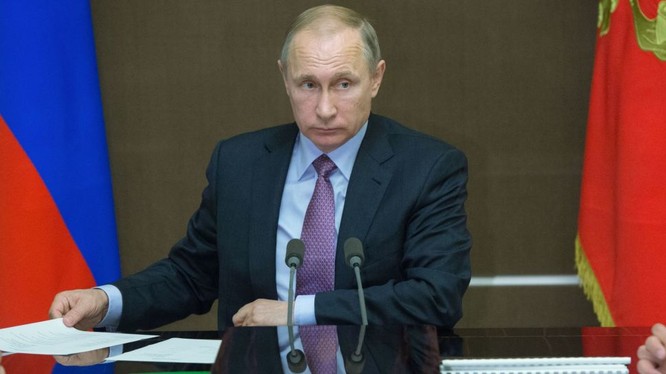 Video: Ông Putin phì cười trước sự hấp tấp của một vị tướng