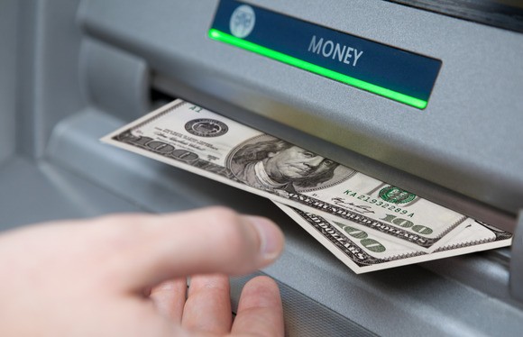 13 triệu USD ở ngân hàng “bốc hơi” trong 2 giờ qua ATM