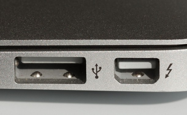 Phân biệt các cổng USB khác nhau bằng biểu tượng