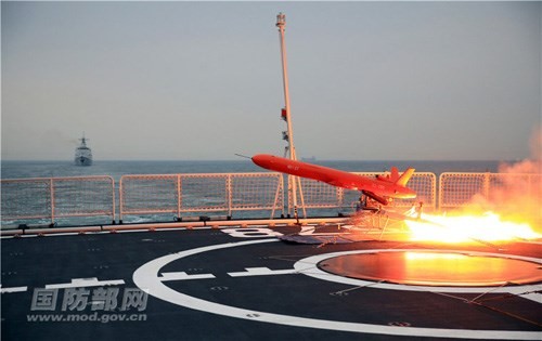 Trong cuộc tập trận trên biển Hoa Đông từ ngày 29 đến 31/3, Trung Quốc đã thực hiện các bài tập đối hải, đối không và tác chiến tên lửa tổng hợp.