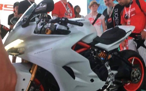 Hình ảnh hiếm hoi của siêu mô tô thể thao Ducati 939