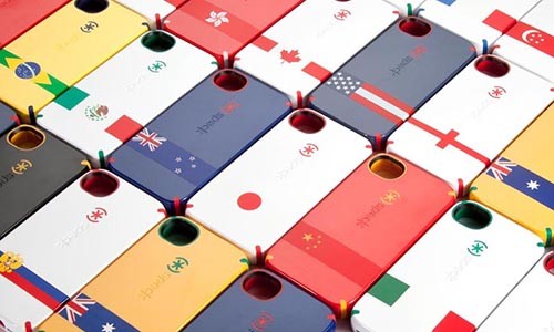Nhiều mẫu ốp bảo vệ smartphone in "đường lưỡi bò" được bán tại Trung Quốc với giá rẻ hơn các ốp loại tương đương. Ảnh minh họa.
