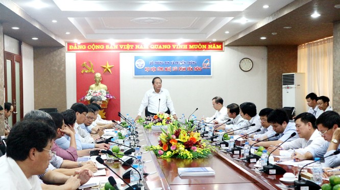 Bộ trưởng Trương Minh Tuấn phát biểu chỉ đạo tại buổi làm việc với Học viện Công nghệ BCVT