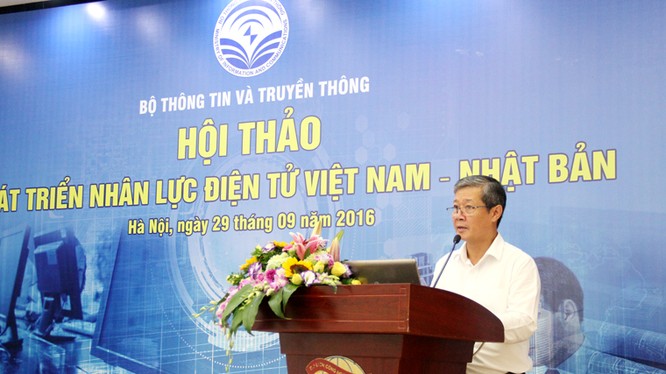 Thứ trưởng Nguyễn Thành Hưng phát biểu khai mạc Hội thảo.
