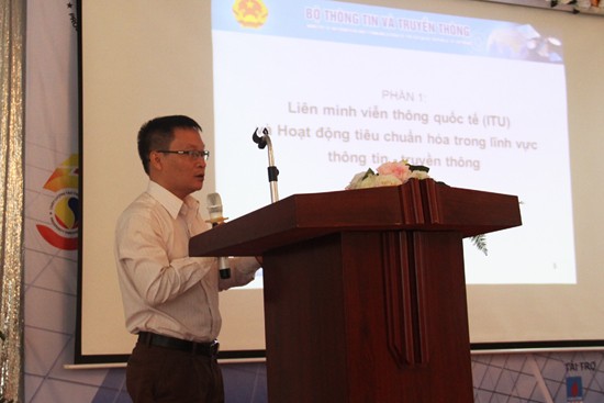 Ông Đinh Quang Trung, Phó Vụ trưởng Vụ Khoa học Công nghệ - Bộ TT&TT phát biểu tại Hội thảo