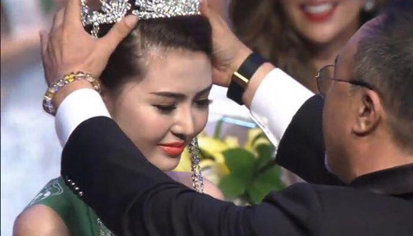 Nguyễn Thị Ngọc Duyên là người đẹp vừa trở thành tân Nữ hoàng sắc đẹp toàn cầu 2016 trong đêm chung kết tại Hàn Quốc.
