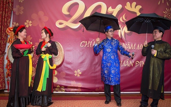 Các "Liền anh - Liền chị" trong Tiệc mừng Tết cổ truyền cùng cộng đồng người Việt đang sinh sống, làm việc và học tập tại Washington DC.