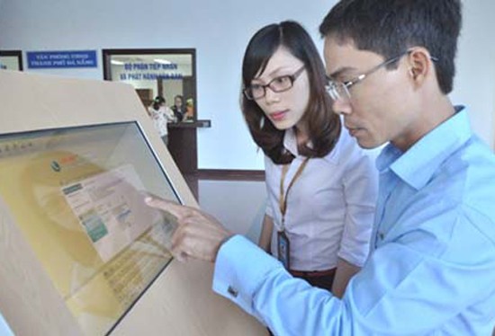 Việt Nam xếp hạng 89 trên thế giới về phát triển Chính phủ điện tử, tăng 10 bậc so với xếp hạng năm 2014 nhưng lại tụt xuống vị trí thứ 6 trong khu vực ASEAN - Ảnh minh hoạ