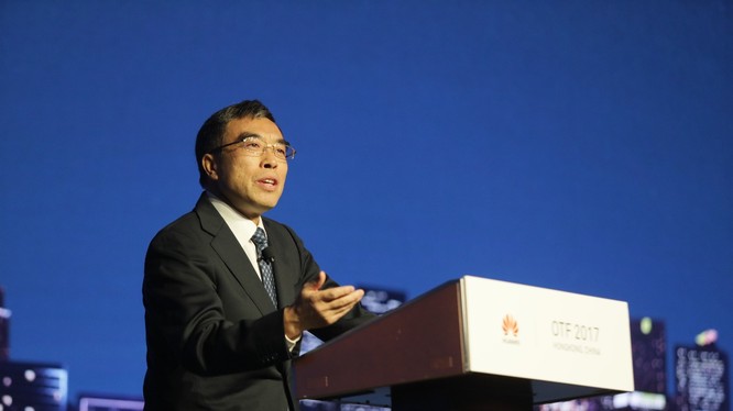 TS. Howard Liang, Phó Chủ tịch cấp cao của Huawei và Chủ tịch Cộng đồng Open ROADS, phát biểu khai mạc. Ảnh: KL