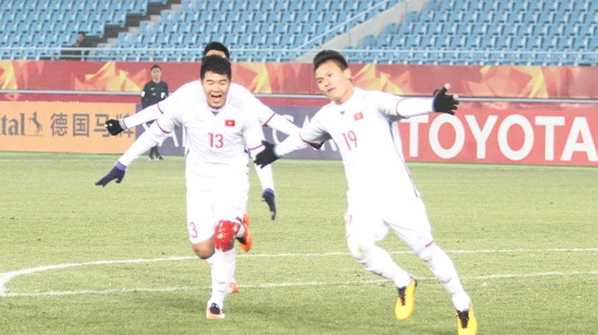 Quang Hải đã chớp cơ hội rất nhanh khi dứt điểm cực nhanh ở khoảng cách rất gần khung thành, sút tung lưới U23 Qatar, gỡ hòa 1-1 cho U23 Việt Nam.