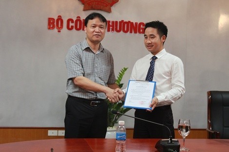 Ông Vũ Hùng Sơn vừa được tiếp nhận sang làm Phó chánh văn phòng Ban 389. Ảnh: Bộ Công thương.