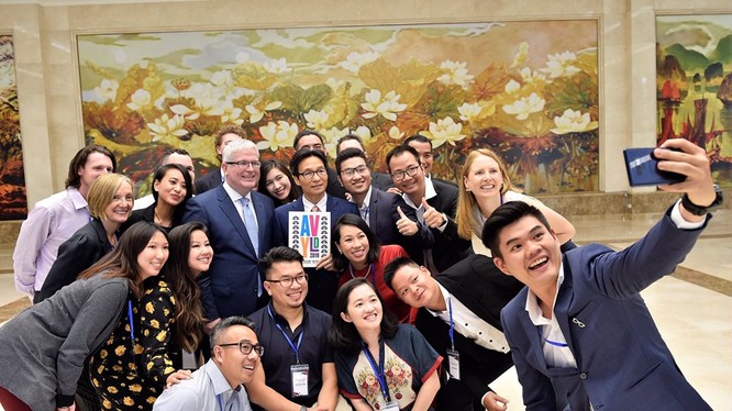 Phó Thủ tướng Vũ Đức Đam và các thành viên Diễn đàn Lãnh đạo trẻ Việt - Úc.