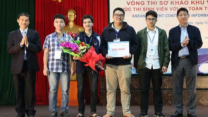 Đội Just ∫du It! gồm 4 sinh viên Đại học Công nghệ - Đại học Quốc gia Hà Nội nhận giải Nhất khu vực miền Bắc cuộc thi “Sinh viên với An toàn thông tin ASEAN 2019".