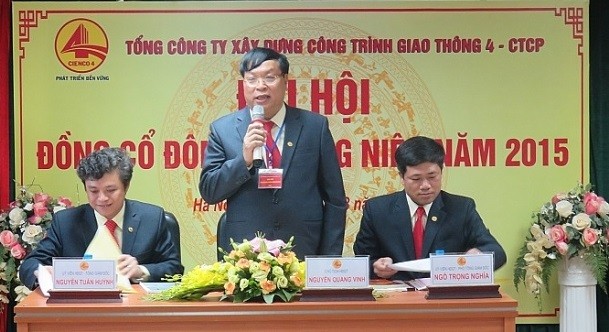 Ông Nguyễn Quang Vinh (giữa) (Ảnh: Cienco 4).