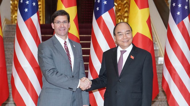 Thủ tướng Nguyễn Xuân Phúc tiếp Bộ trưởng Quốc phòng Hoa Kỳ Mark Esper.