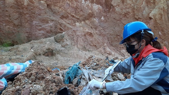 Cơ quan chức năng đã tìm ra thủ phạm đổ chất thải nguy hại ở Sóc Sơn.