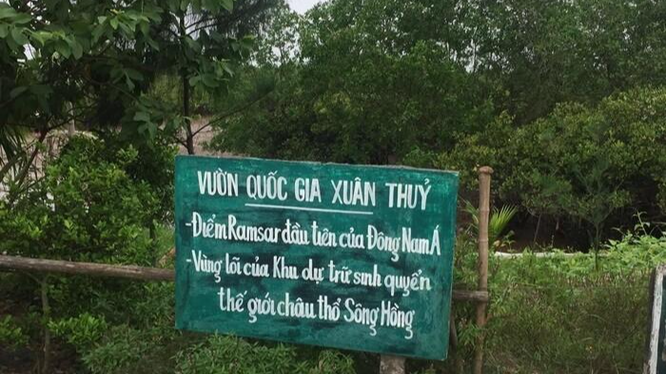 Vườn quốc gia Xuân Thủy chính là khu bảo tồn ngập nước ven biển tại huyện Giao Thủy, tỉnh Nam Định. Đây là khu rừng ngập mặt đầu tiên của Đông Nam Á tham gia công ước quốc tế RAMSAR. 