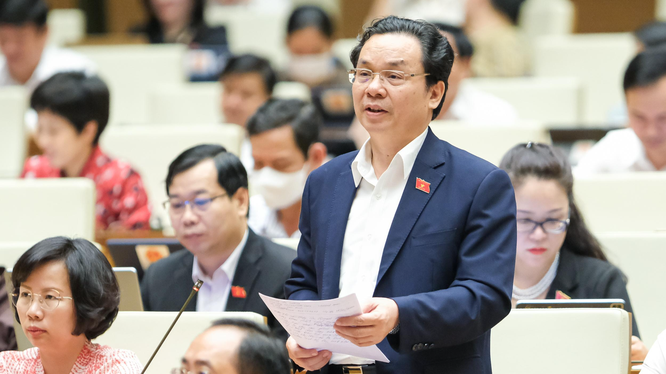 Đại biểu Hoàng Văn Cường cho rằng tất cả quyết định liên quan đến nguồn lực công, liên quan đến người dân đều phải thực hiện công khai, trừ trường hợp bí mật nhà nước.